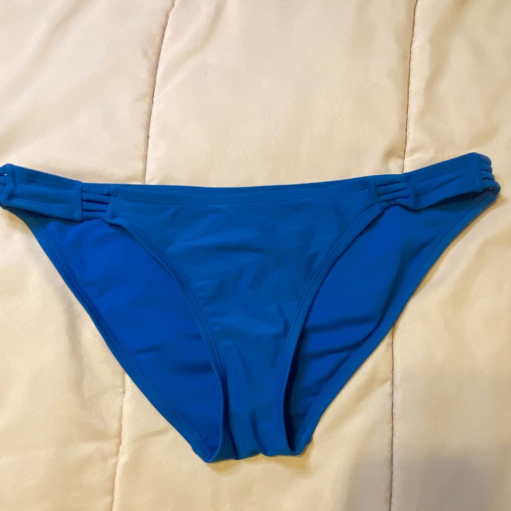 Blue Bikini - Picture 2 of 4